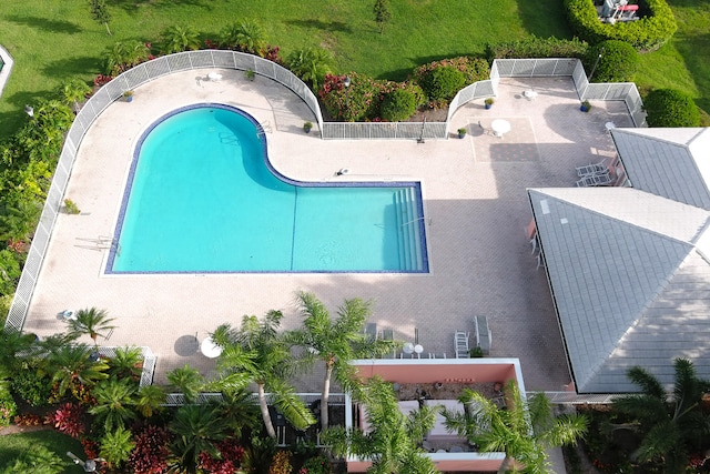 8483 Beaconhill Rd, Palm Beach Gardens, FL 33410 - view from above of property featuring a pool area
