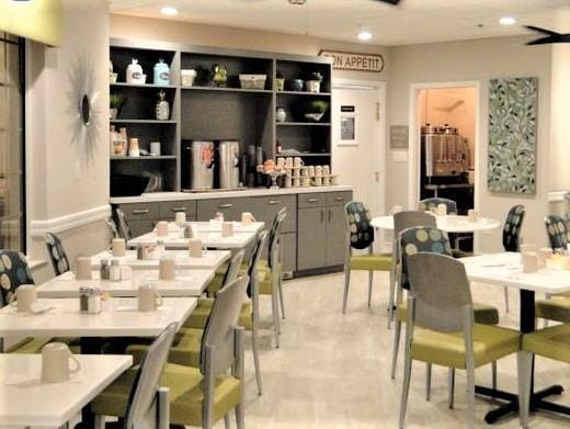 dining area with recessed lighting