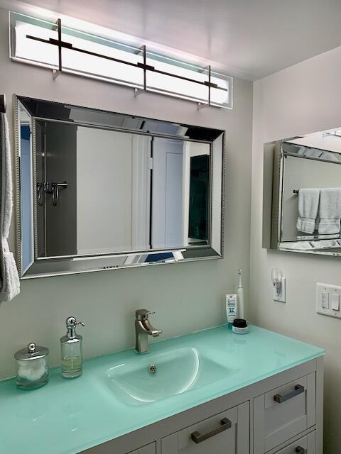 6562 Boca Del Mar Dr Unit 527, Boca Raton, FL 33433 - bathroom with vanity