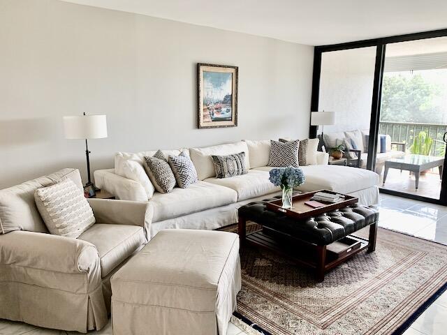 6562 Boca Del Mar Dr Unit 527, Boca Raton, FL 33433 - view of living room
