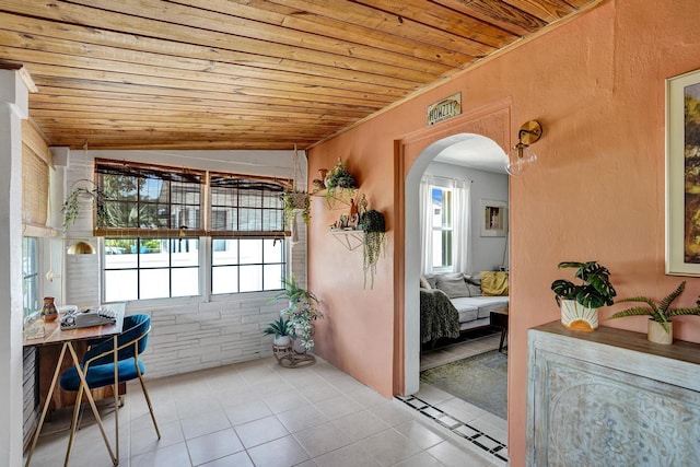 1008 SE 3rd St, Boynton Beach, FL 33435 - interior space with arched walkways and a healthy amount of sunlight