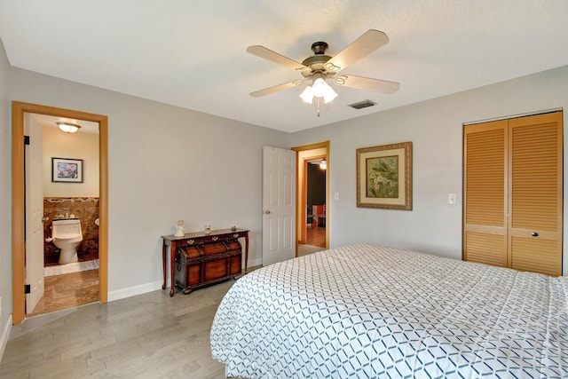 5340 SW 115th Ave, Cooper City, FL 33330 - bathroom featuring tile walls, vanity, and wainscoting