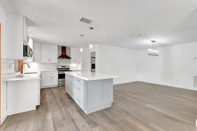 4770 Fox Hunt Trl, Boca Raton, FL 33487 - unfurnished dining area featuring dark wood-style floors and baseboards