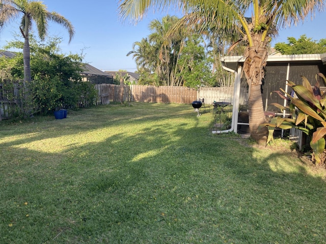 1672 Thumb Point Dr, Fort Pierce, FL 34949 - view of yard with a fenced backyard