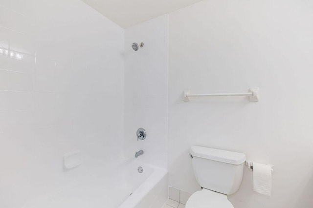 full bathroom with toilet and bathtub / shower combination