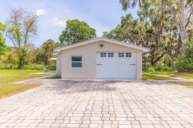 2675 SW 24th Ave, Okeechobee, FL 34974 - garage with decorative driveway