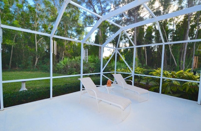 8365 SE Double Tree Dr, Hobe Sound, FL 33455 - view of unfurnished sunroom