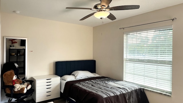 bedroom featuring a ceiling fan