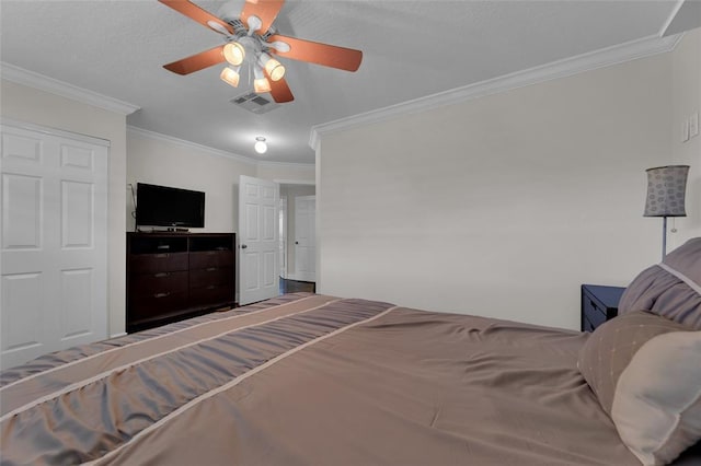 4160 Juniper Ter, Boynton Beach, FL 33436 - bedroom featuring a ceiling fan, crown molding, and visible vents
