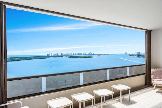 100 Lakeshore Dr Unit 1557, North Palm Beach, FL 33408 - water view featuring a city view