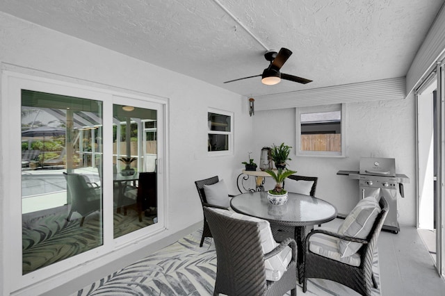 620 NE 15th Pl, Boynton Beach, FL 33435 - view of sunroom / solarium