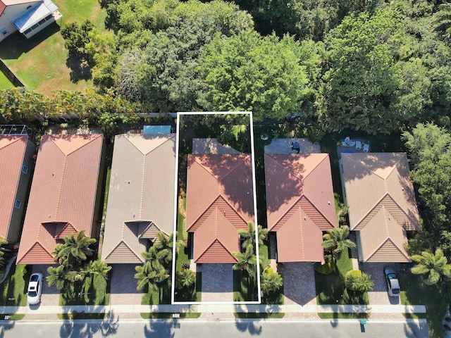 drone / aerial view featuring a residential view