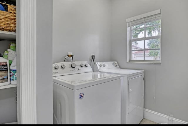 5959 SE Crooked Oak Ave, Hobe Sound, FL 33455 - washroom featuring laundry area and independent washer and dryer