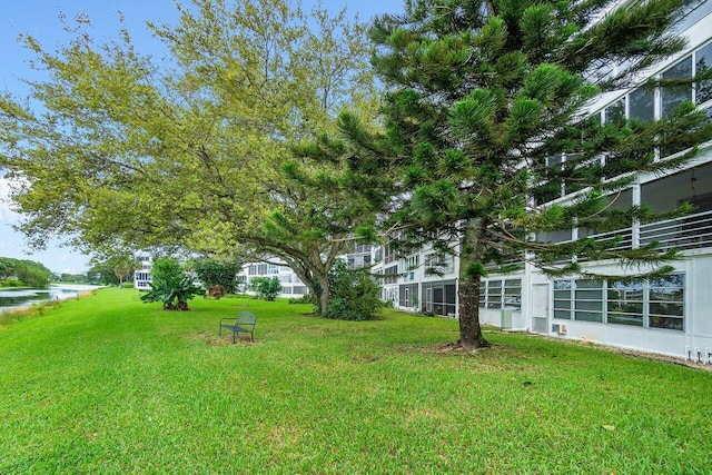 3107 Newport U, Deerfield Beach, FL 33442 - view of yard featuring a water view