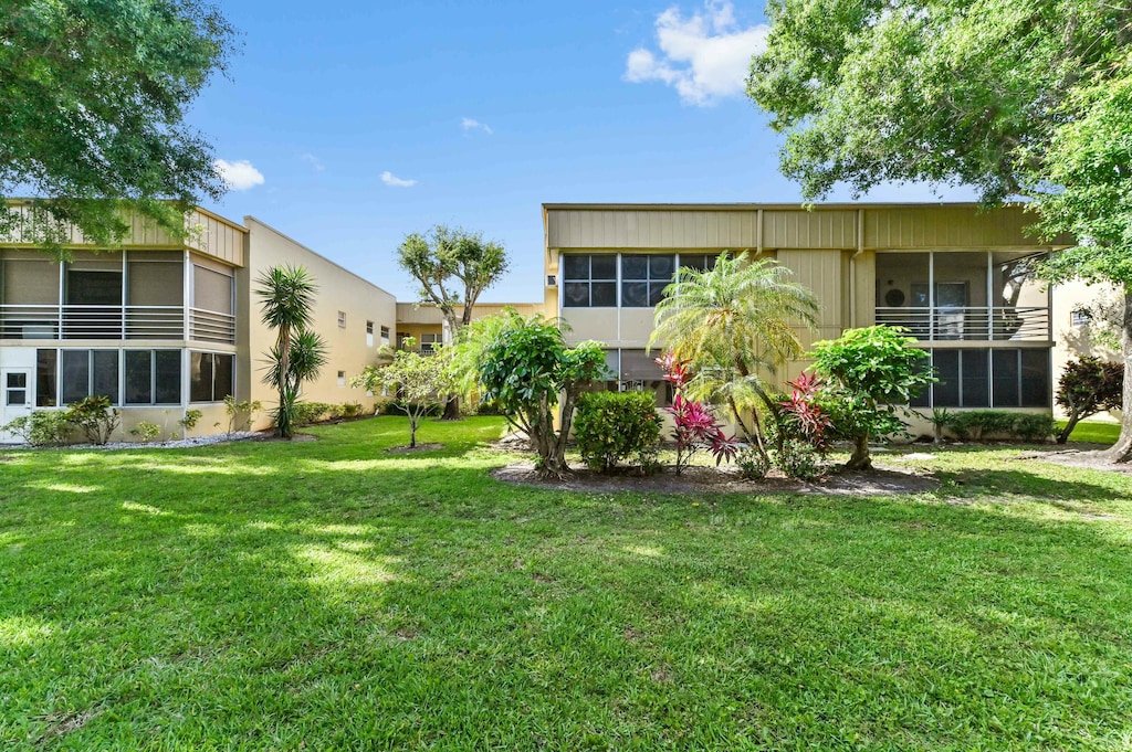 495 Capri K, Delray Beach, FL 33484 - view of yard