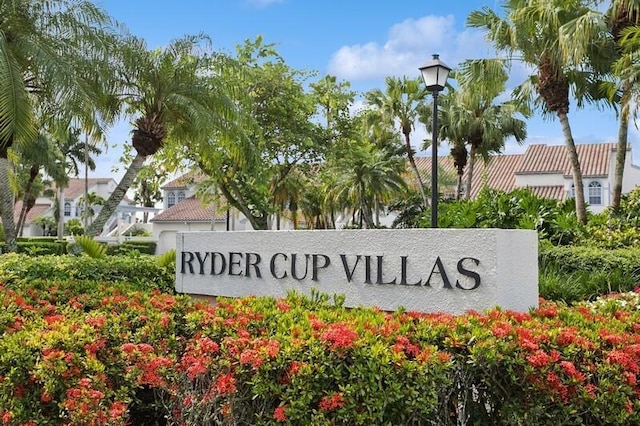 view of community / neighborhood sign