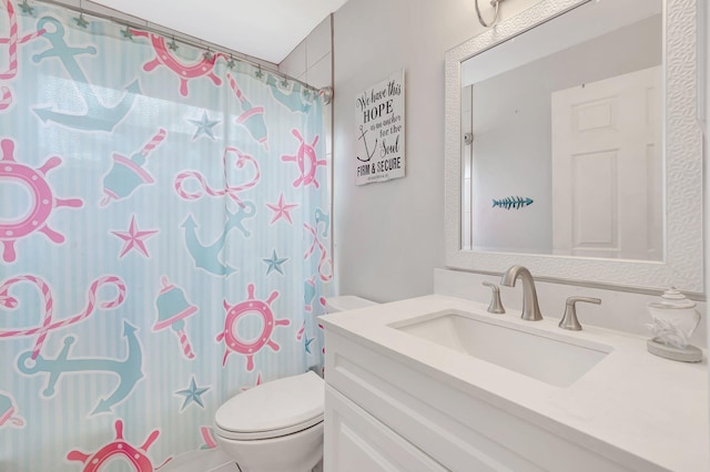 6290 Windchime Pl, Boynton Beach, FL 33472 - bathroom featuring vanity, a shower with curtain, and toilet