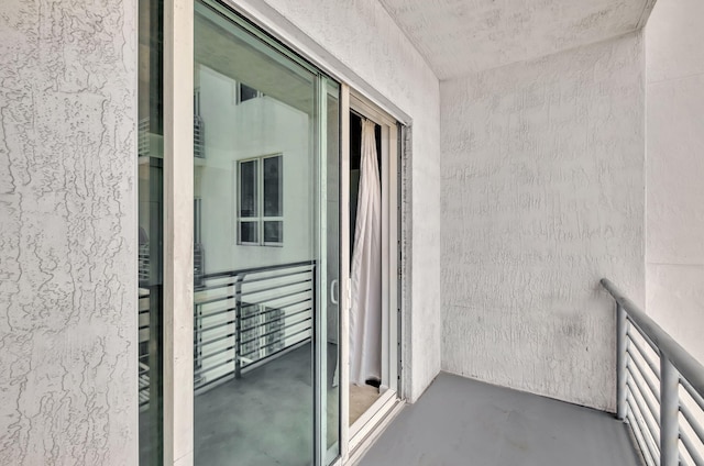234 NE 3rd St Unit 2206, Miami, FL 33132 - view of balcony
