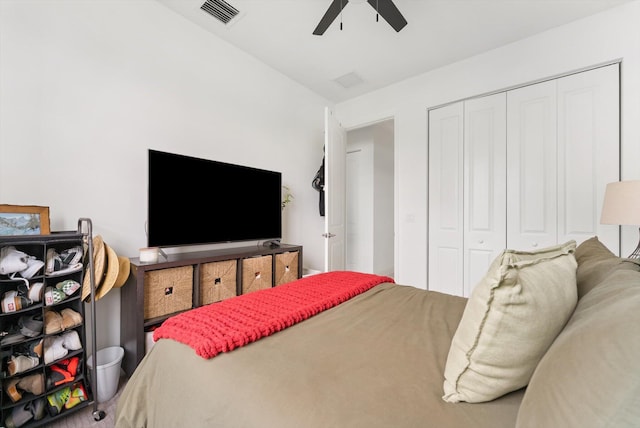 16390 Sea Turtle Pl, The Acreage, FL 33470 - bedroom with a ceiling fan, visible vents, and a closet