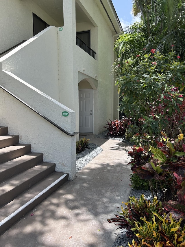 7458 Victory Ln Unit 10103, Delray Beach, FL 33446 - entrance to property featuring stucco siding