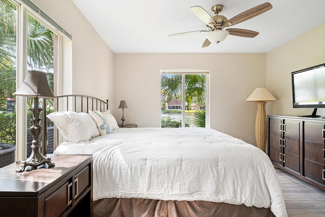 bedroom featuring a ceiling fan