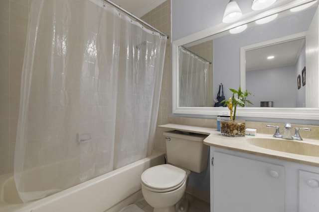 full bathroom with shower / bath combo with shower curtain, vanity, and toilet