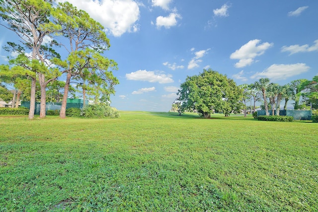 829 Camino Rd Unit 112-B, Delray Beach, FL 33445 - view of green lawn