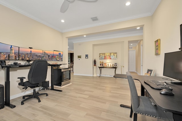 1055 Ember Ridge Run, Loxahatchee, FL 33470 - living area featuring ceiling fan, light wood finished floors, baseboards, recessed lighting, and a tray ceiling
