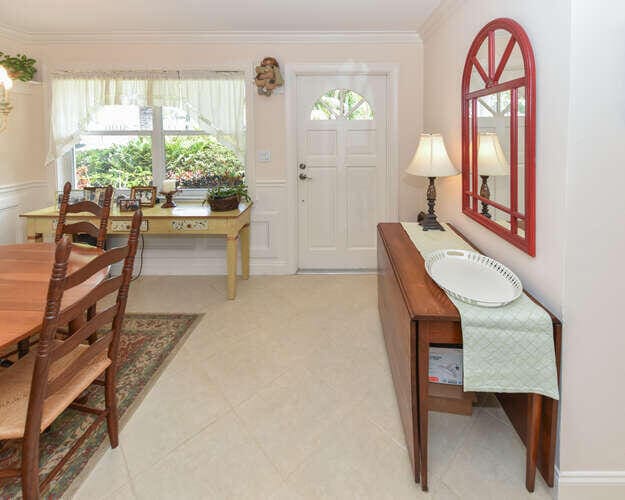 entryway with ornamental molding