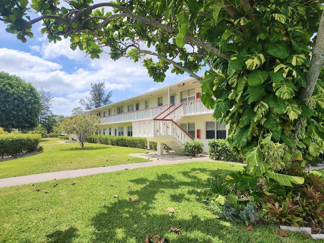82 Camden Unit D, West Palm Beach, FL 33417 - view of property with stairway