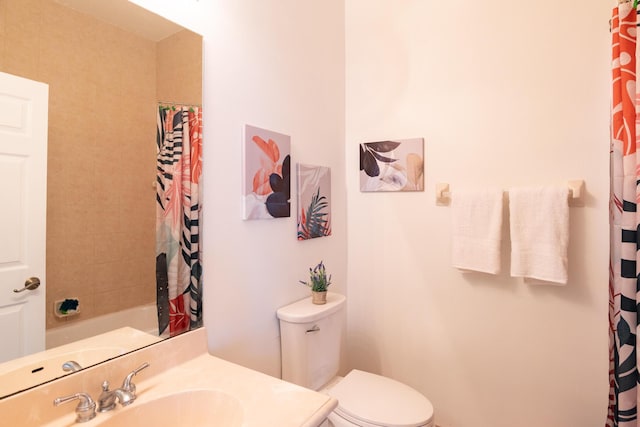 4891 Bonsai Cir Unit 105, Palm Beach Gardens, FL 33418 - full bathroom with toilet, curtained shower, and a sink