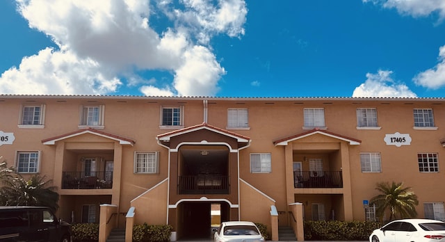 17405 NW 75th Pl Unit 107, Hialeah, FL 33015 - townhome / multi-family property with stucco siding