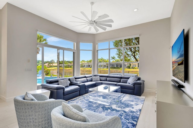 112 Dalena Way, Palm Beach Gardens, FL 33418 - living area featuring recessed lighting, ceiling fan, baseboards, and wood finished floors