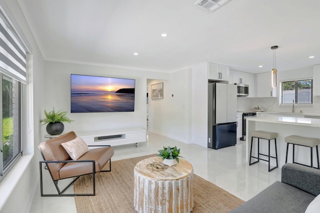 918 Turner Rd, Delray Beach, FL 33483 - living area with recessed lighting, baseboards, and visible vents