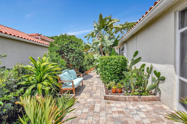 17352 Antigua Point Way, Boca Raton, FL 33487 - view of yard with a patio