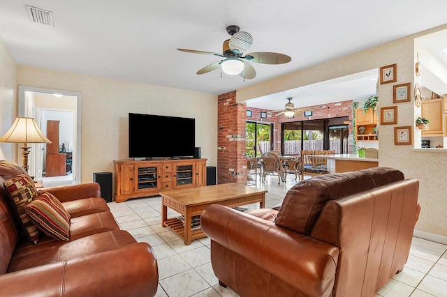 3163 NE 8th Ave, Boca Raton, FL 33431 - living room with a ceiling fan
