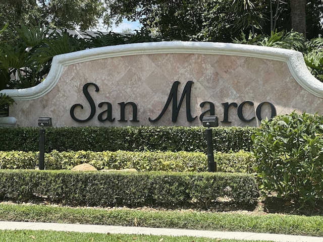 view of community / neighborhood sign