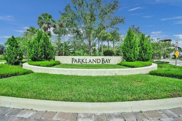 12170 N Baypoint Cir, Parkland, FL 33076 - community / neighborhood sign featuring a lawn