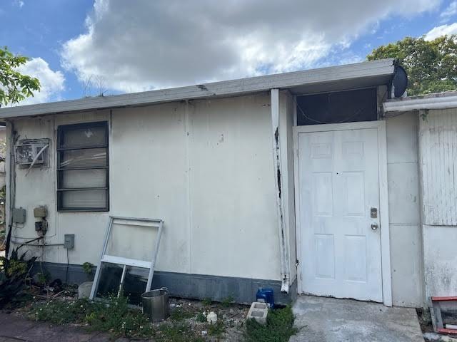 1164 NW 45th Ave, Lauderhill, FL 33313 - view of side of home