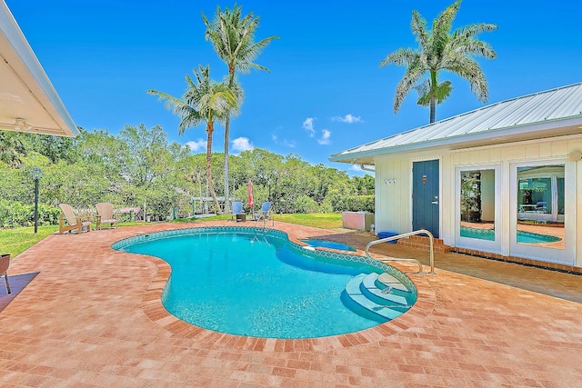 940 Turner Quay, Jupiter, FL 33458 - pool with a patio area
