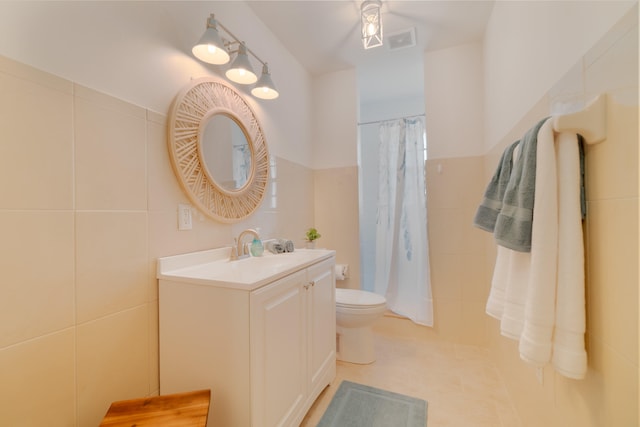 951 Green St, West Palm Beach, FL 33405 - bathroom with tile walls, toilet, vanity, and curtained shower