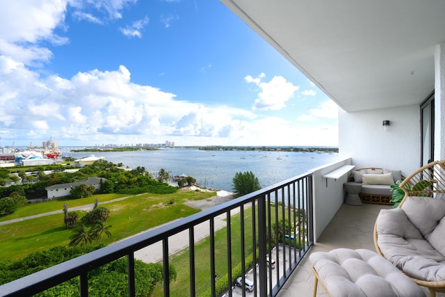 5600 N Flagler Dr Unit 1207, West Palm Beach, FL 33407 - balcony featuring a water view