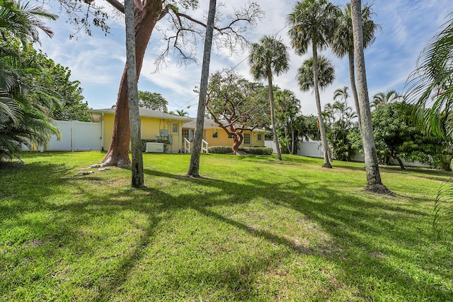 view of yard featuring fence
