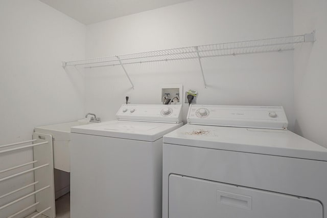 5874 Crystal Shores Dr Unit 308, Boynton Beach, FL 33437 - laundry room with washing machine and dryer