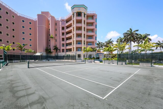 300 SE 5th Ave Unit 2050, Boca Raton, FL 33432 - view of sport court with fence