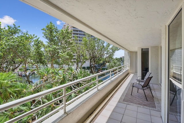 4201 N Ocean Blvd Unit 208, Boca Raton, FL 33431 - balcony featuring a water view