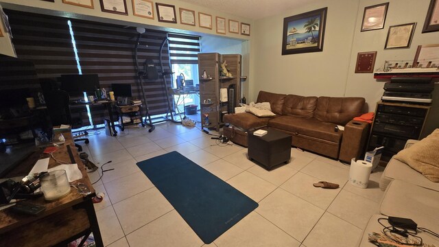 1823 Embassy Dr Unit 101, West Palm Beach, FL 33401 - view of tiled living room