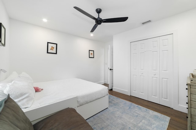 425 32nd St, West Palm Beach, FL 33407 - bedroom with wood finished floors, recessed lighting, baseboards, ceiling fan, and a closet