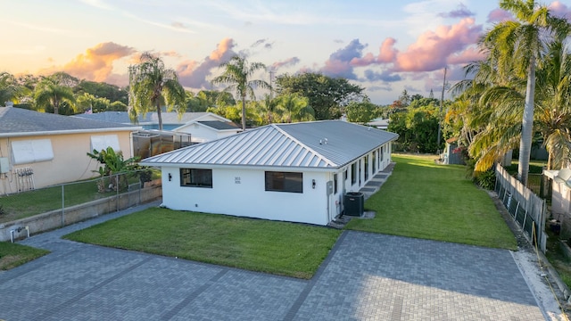 303/305 De Carie, Delray Beach, FL 33444 - exterior space