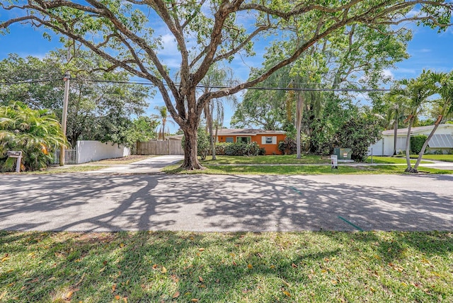 view of yard featuring fence